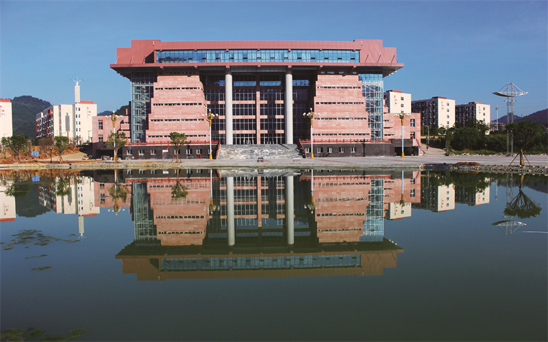 铜仁学院